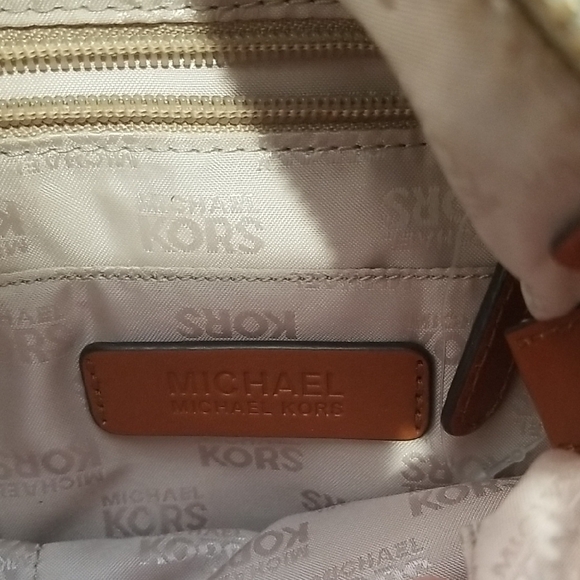 Michael Kors Brown and Cream Crossbody Leather Bag - Picture 3 of 11